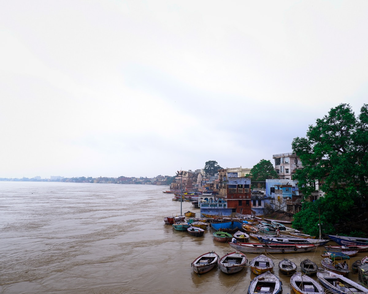 Taxi Hire For Golden Triangle With Orchha Khajuraho Varanasi